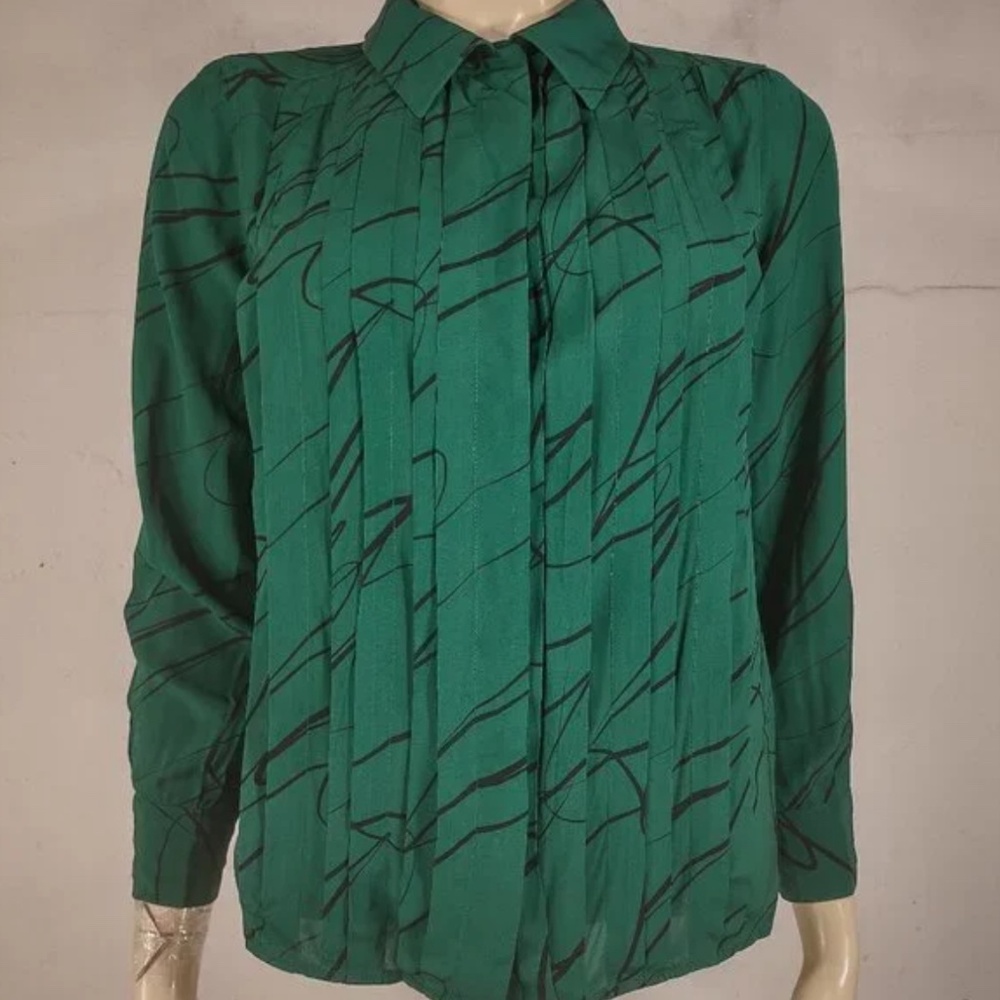 Tuckernuck green black blouse extra small